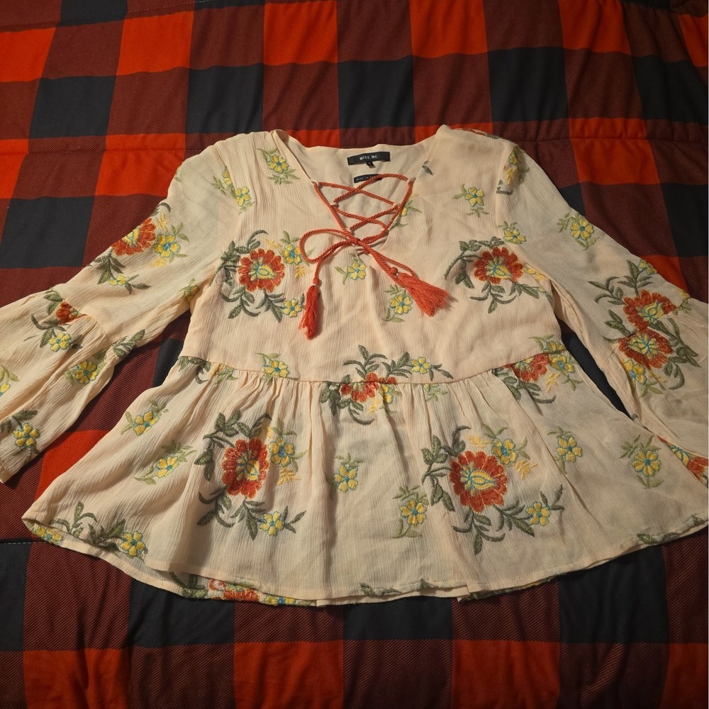 Miss Me Juniors Boho Floral Embroidered Top Pink Small Bell Sleeve Peplum Blouse